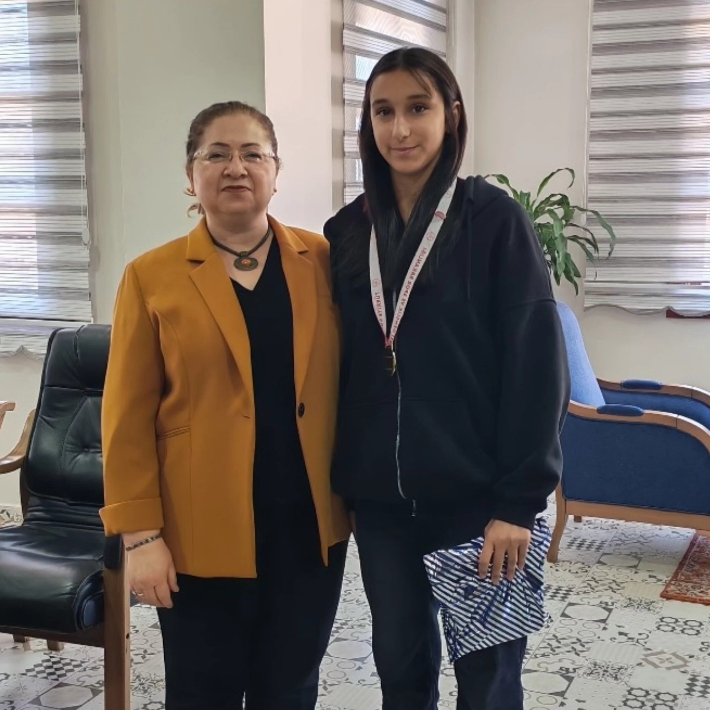 Kaymakam Doğru, başarılı &ouml;ğrencileri makamında ağırladı
