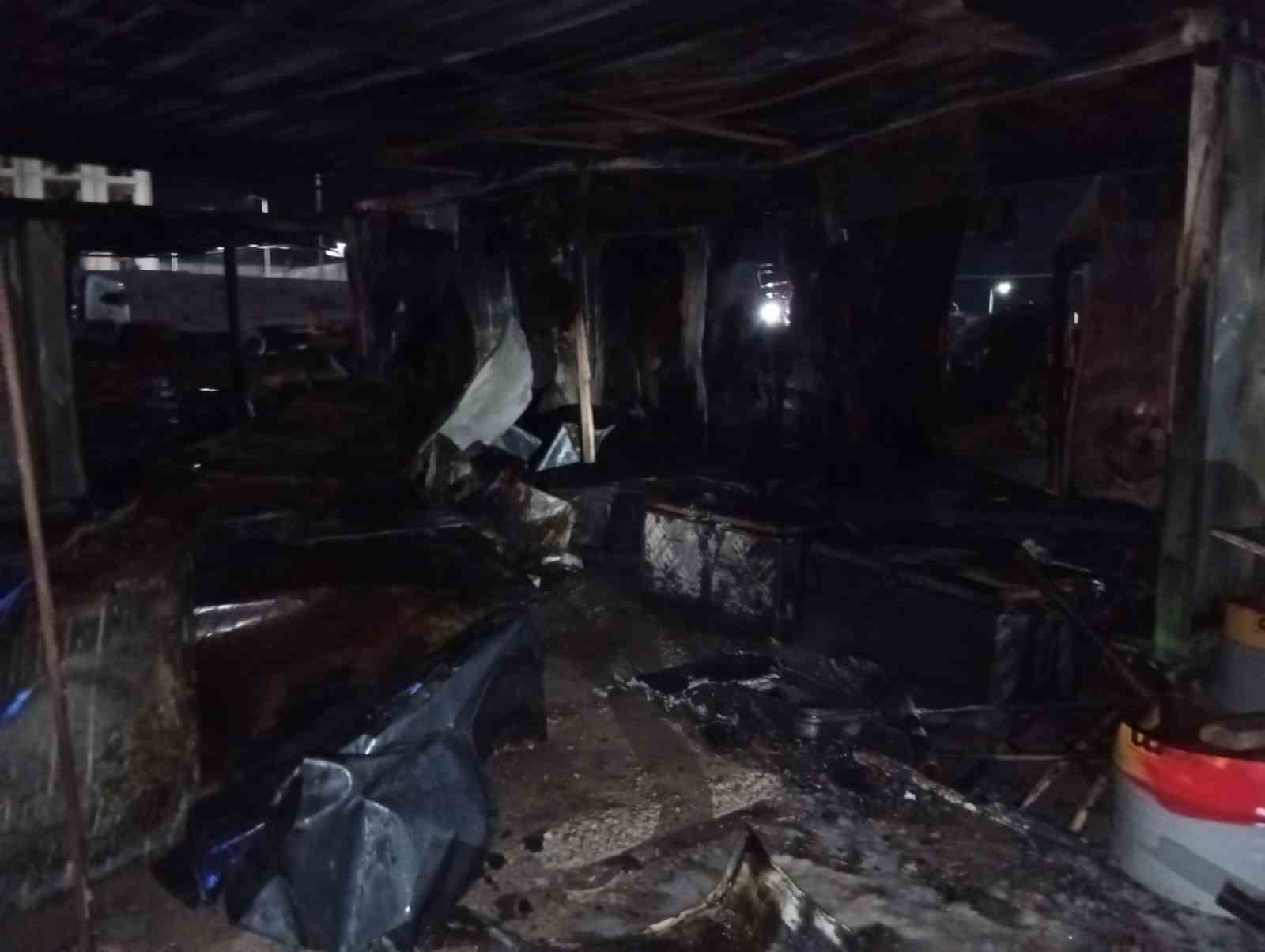 Konteyner yangınında 1 kişi &ouml;ld&uuml;
