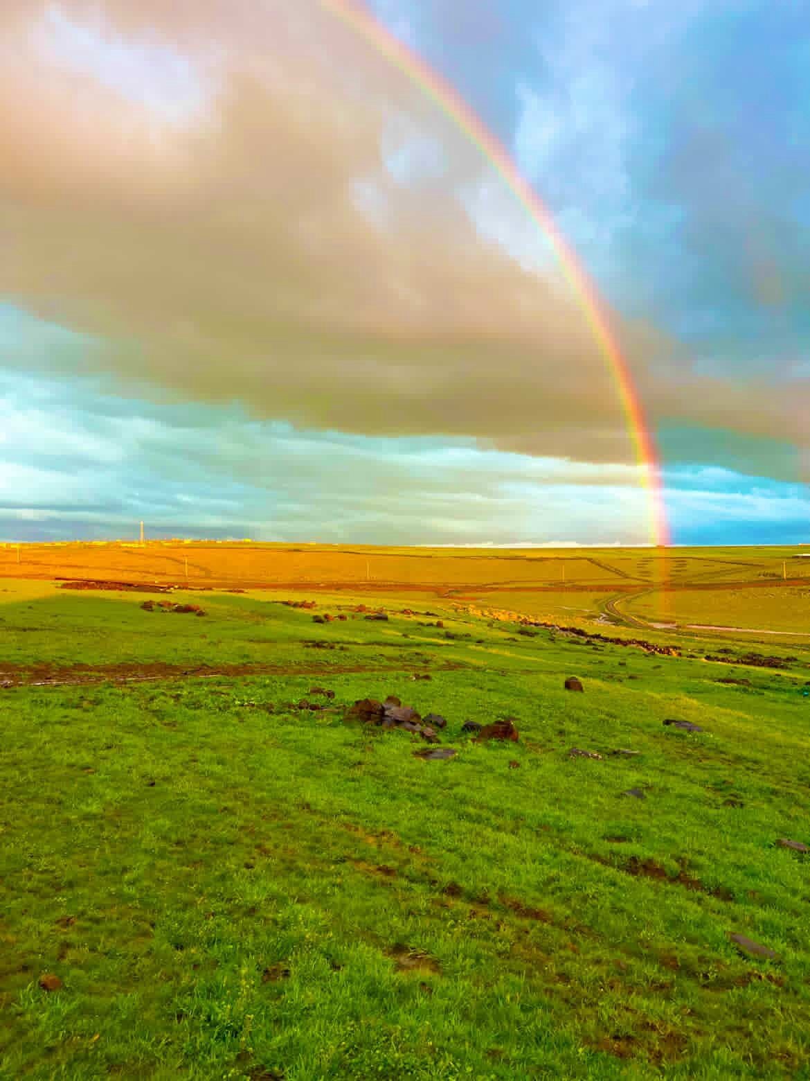 Siverek&rsquo;te sağanak sonrası g&ouml;kkuşağı mest etti
