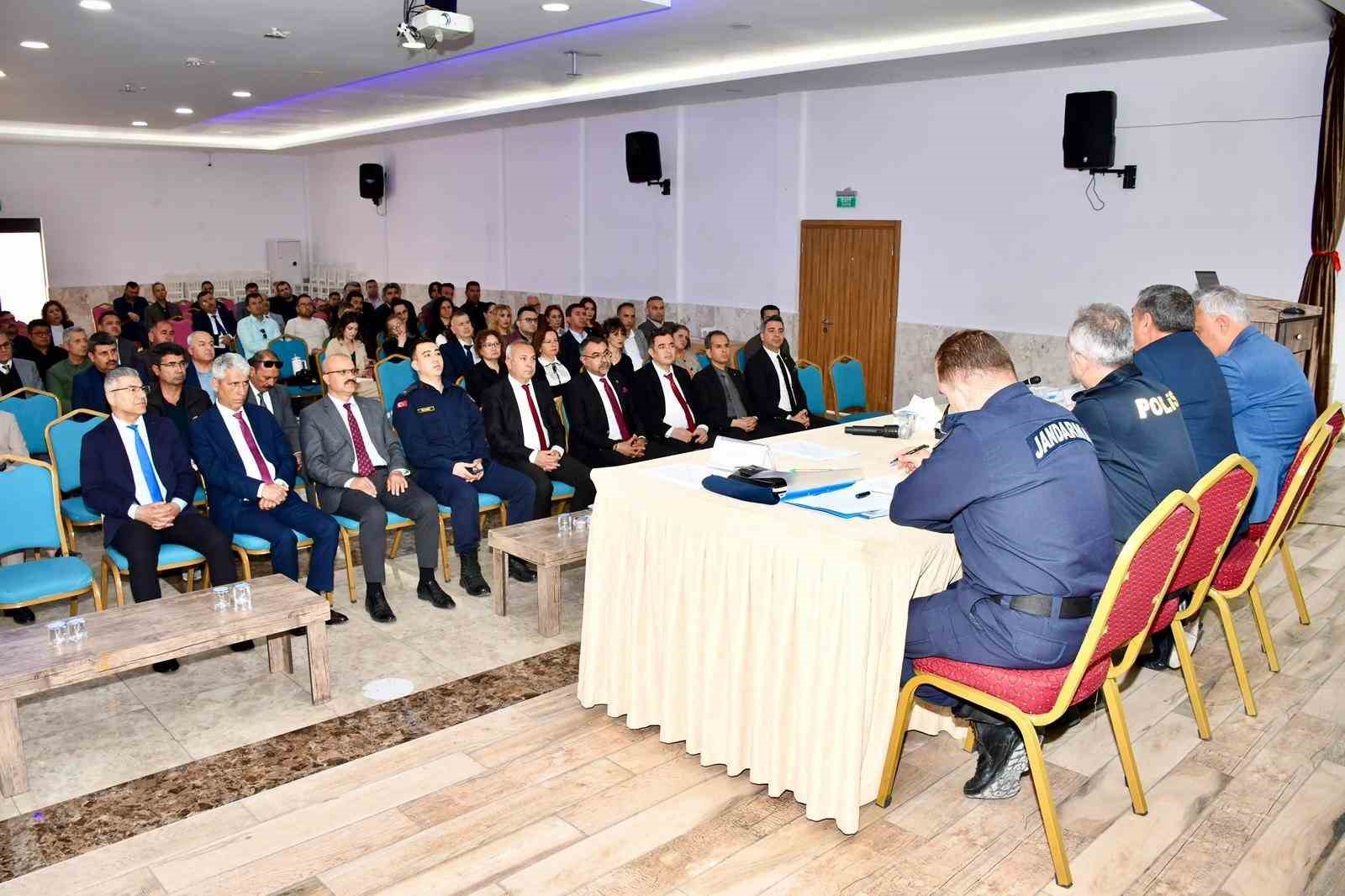 Silifke&rsquo;de okul g&uuml;venliği koordinasyon toplantısı yapıldı
