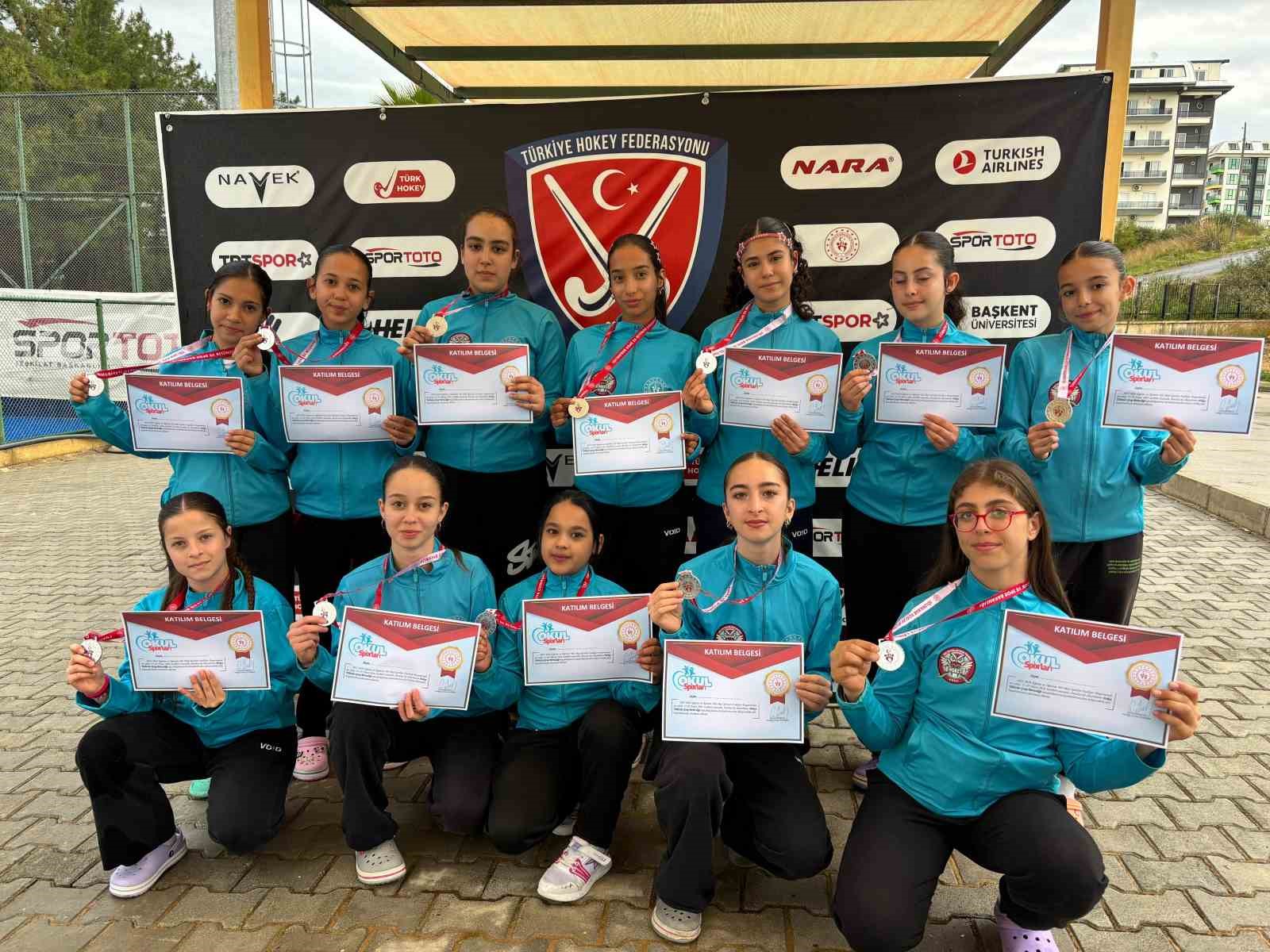 Muğla&rsquo;nın yıldız kızları T&uuml;rkiye finallerine adını yazdırdı
