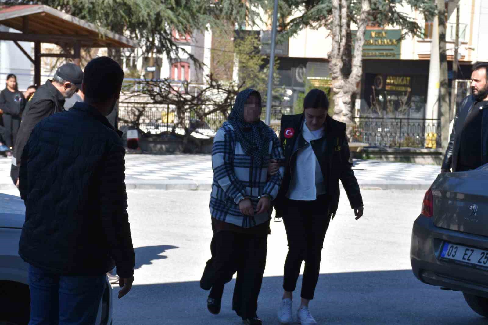 G&uuml;r&uuml;lt&uuml; cinayetinin zanlıları adliyeye sevk edildi
