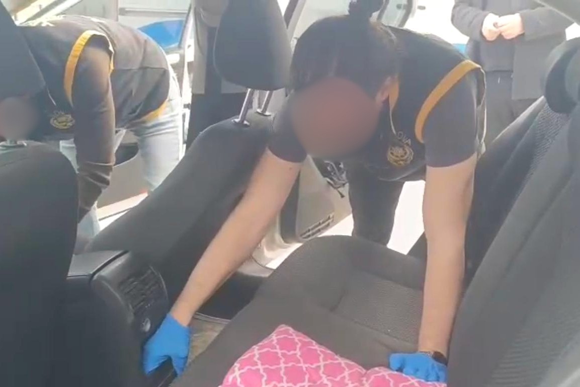 Yalova&rsquo;da kuyumcuda sahte altın bozduran 3 ş&uuml;pheli tutuklandı
