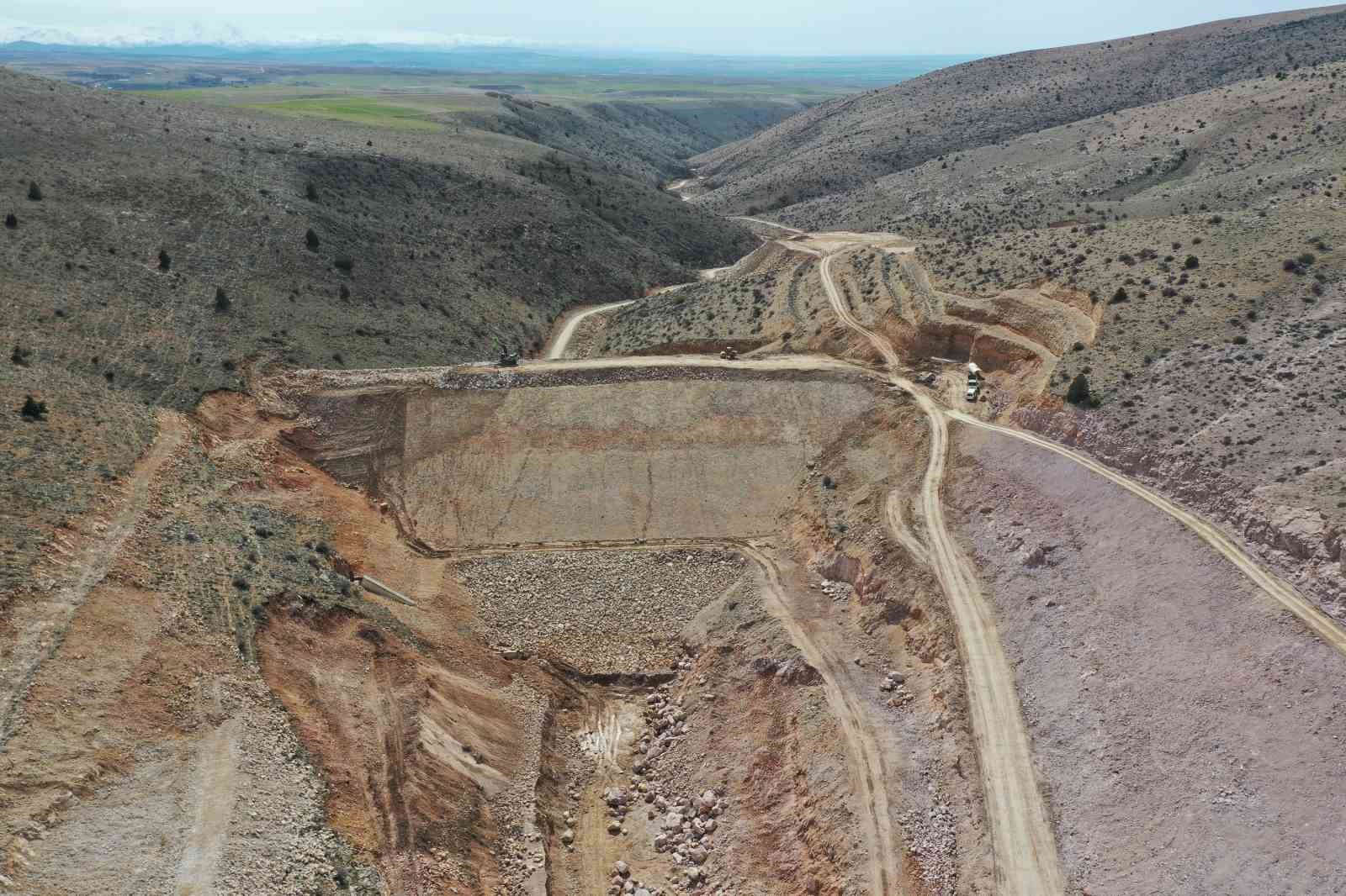 3 bin 120 dekar araziye can suyu verecek Bor Hala&ccedil; G&ouml;leti&rsquo;nde sona yaklaşıldı
