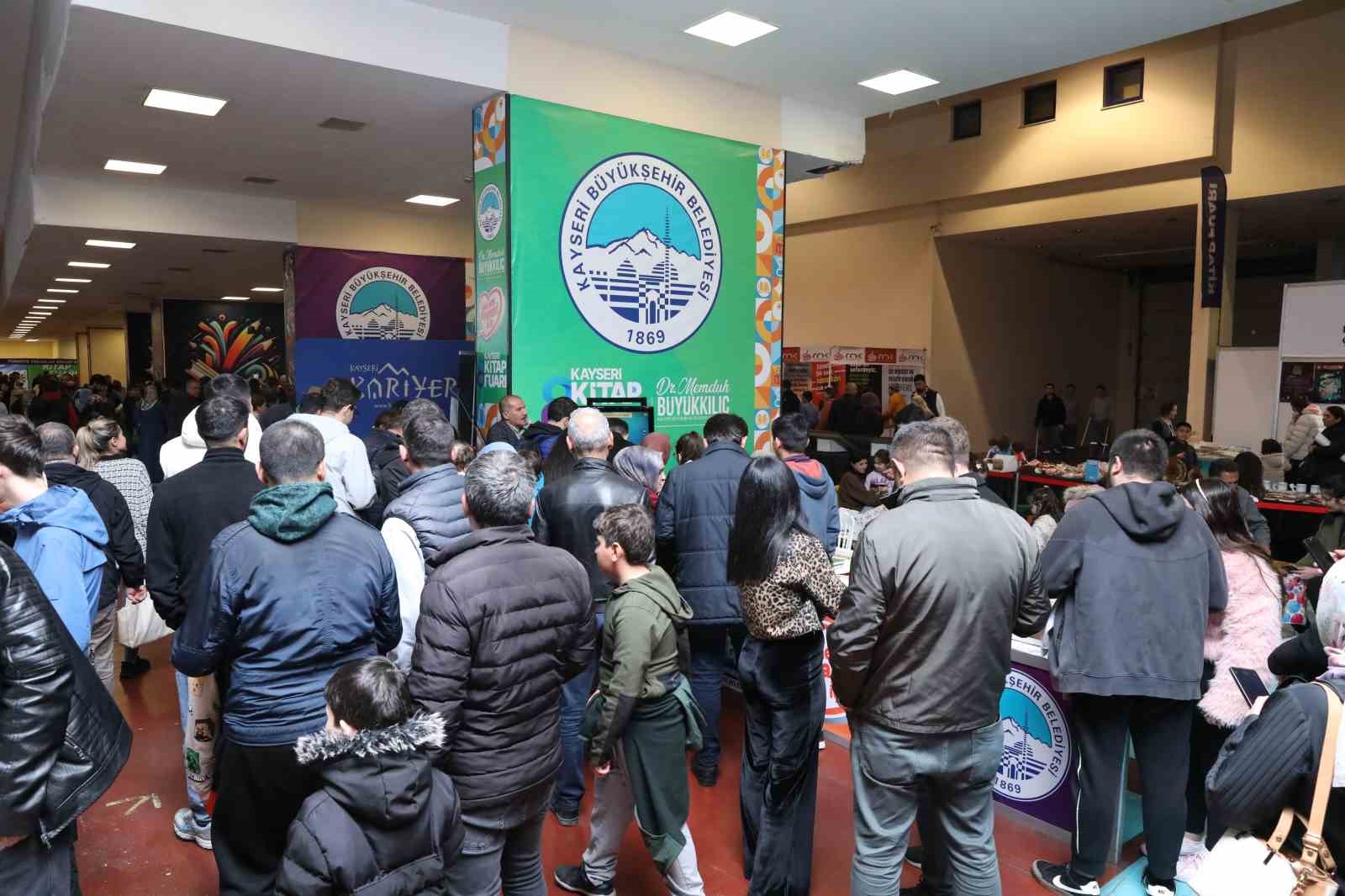 8. Kayseri Kitap Fuarı&rsquo;nda KAYMEK standına yoğun ilgi
