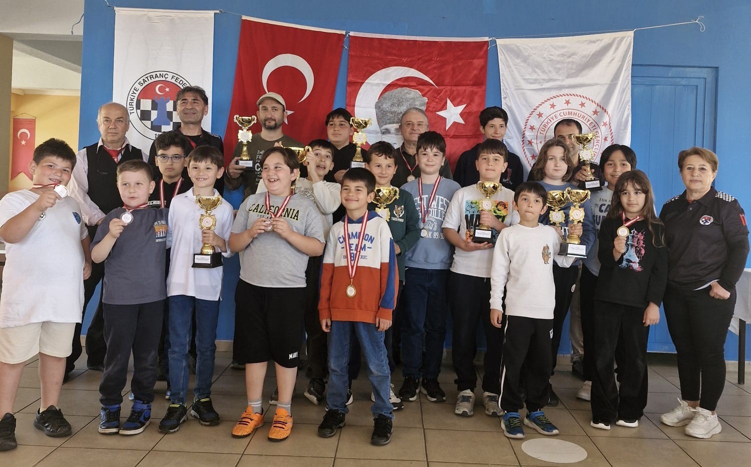 K&ouml;yceğiz&rsquo;de 23 Nisan satran&ccedil; turnuvası d&uuml;zenlendi
