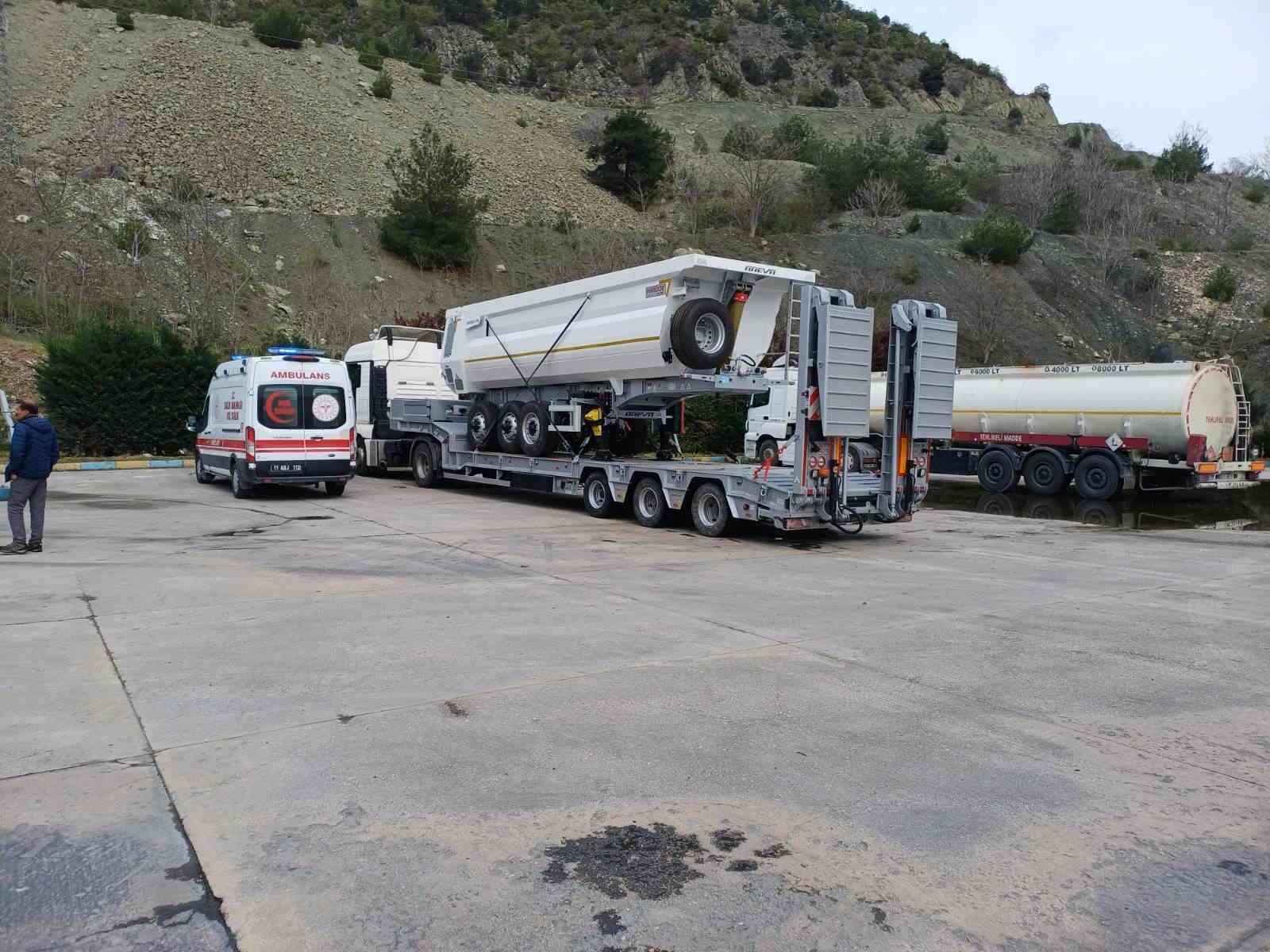 Akaryakıt istasyonunda ş&uuml;pheli &ouml;l&uuml;m
