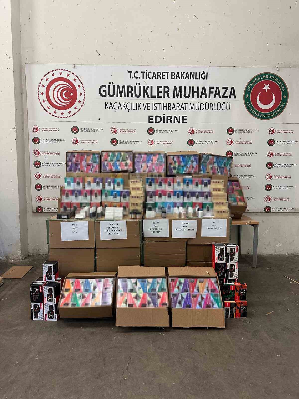 Kapıkule&rsquo;de milyonluk ka&ccedil;ak eşya operasyonu: 10 bin 400 adet elektronik sigara yakalandı

