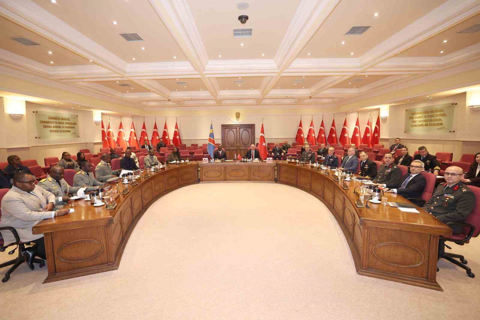 Bakan G&uuml;ler, Kongo Demokratik Cumhuriyeti Cumhurbaşkanı Yardımcısı Muadiamvita ile g&ouml;r&uuml;şt&uuml;
