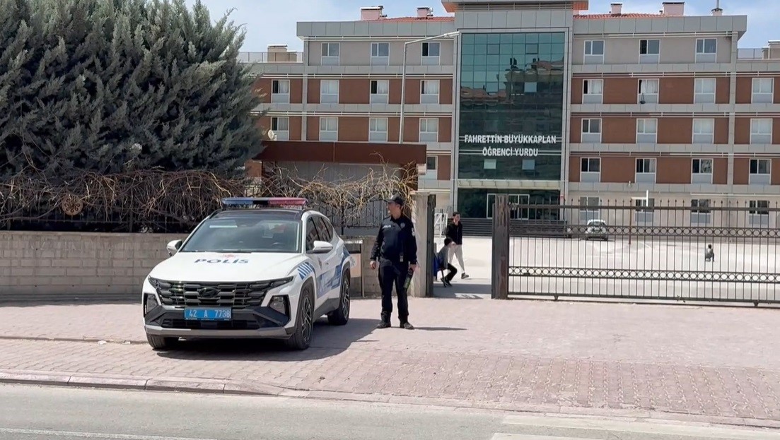 Konya&rsquo;da okul &ouml;nlerinde sıkı g&uuml;venlik &ouml;nlemi

