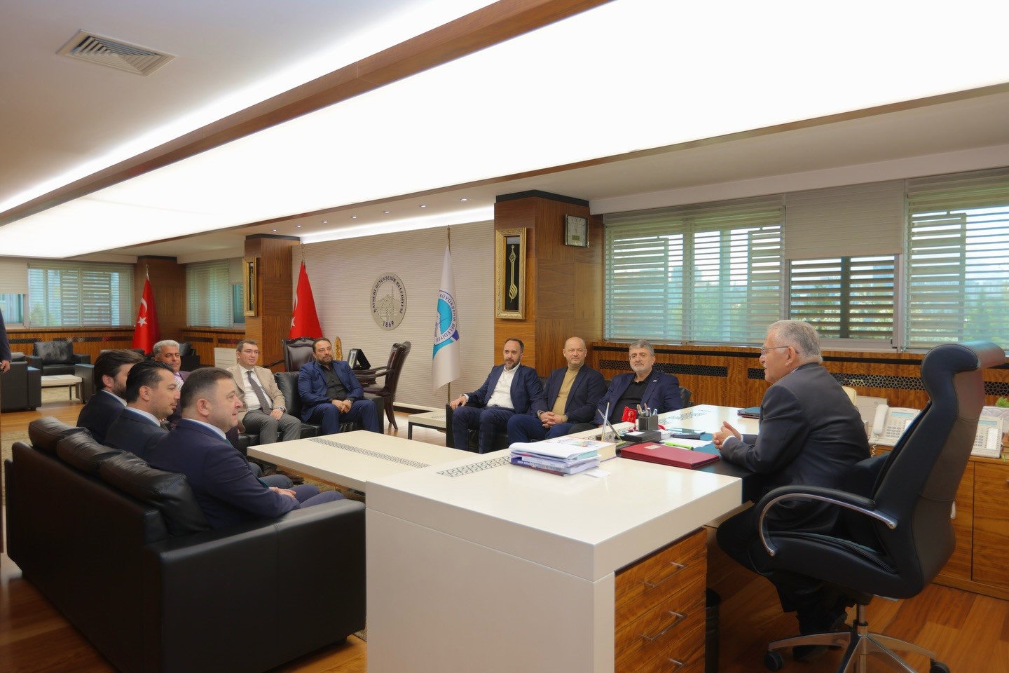 Başkan B&uuml;y&uuml;kkılı&ccedil;, OSB y&ouml;netimini ağırladı
