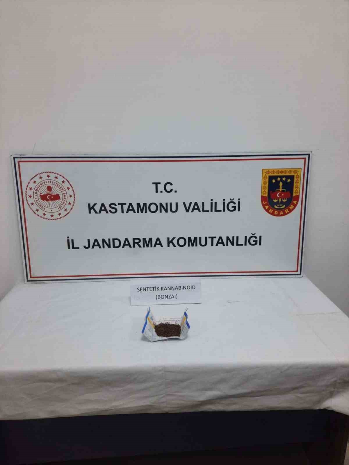 Uyuşturucu operasyonunda g&ouml;zaltına alınan ş&uuml;pheli tutuklandı
