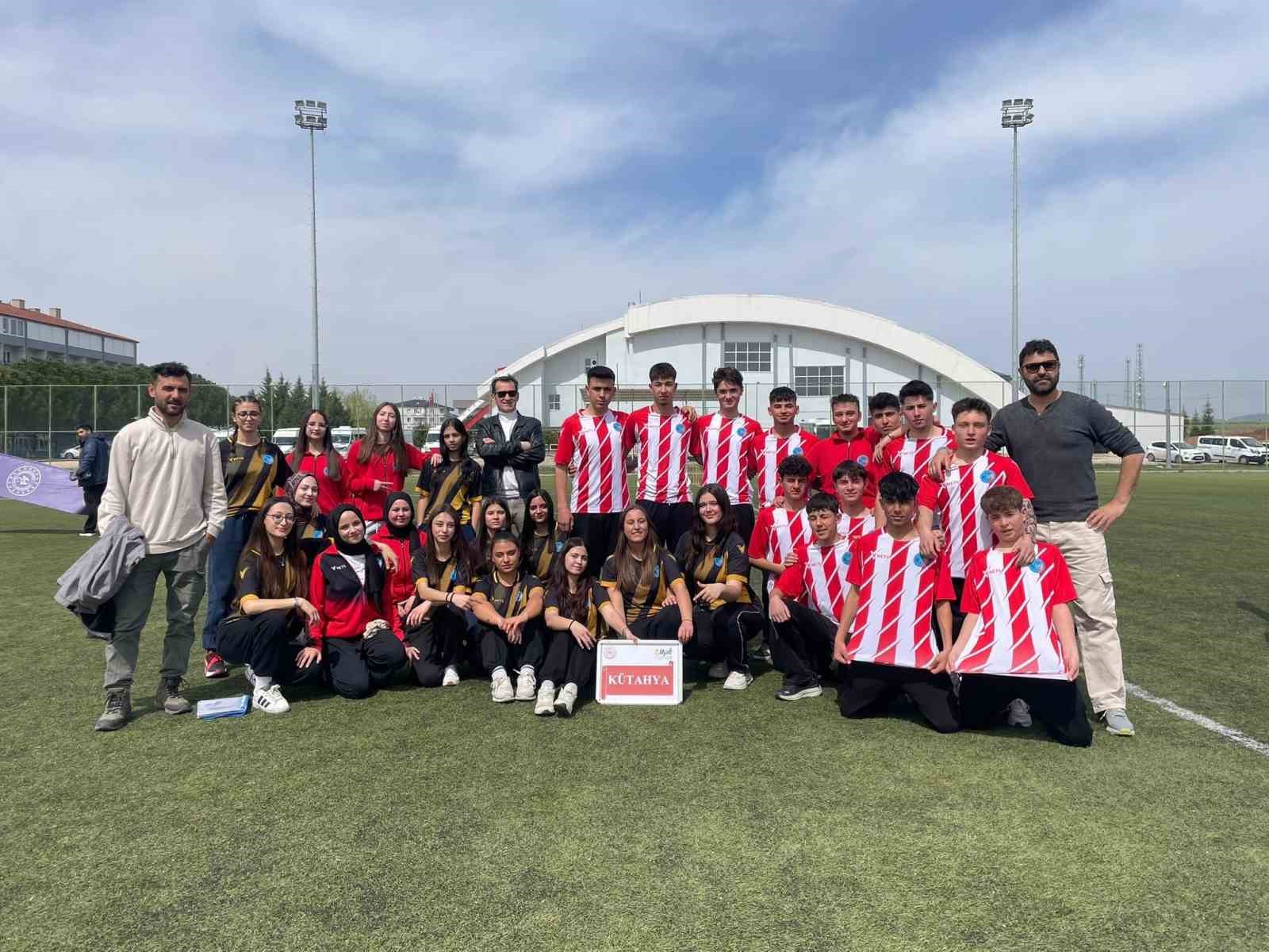 Pazarlar Spor Lisesi krikette Türkiye finallerinde