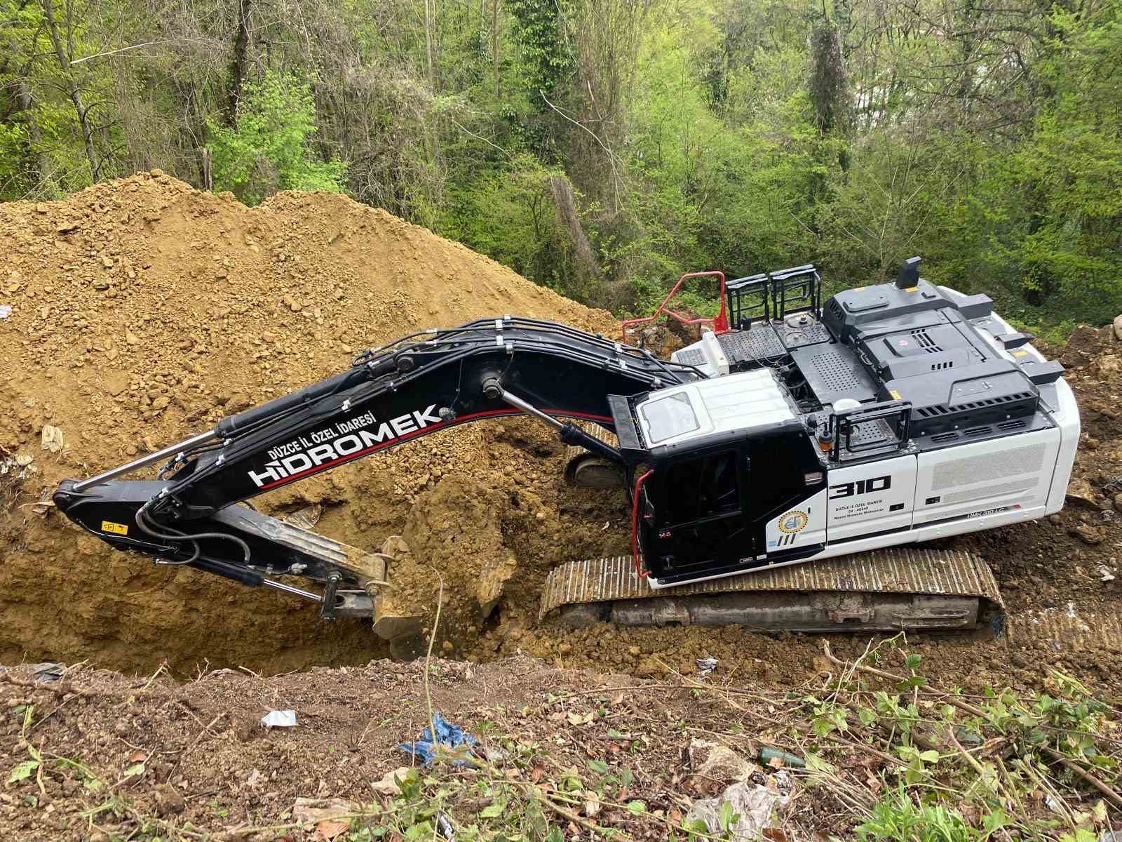 Yenitepe&rsquo;de heyelan alarmı, stabilizasyon &ccedil;alışmaları başlatıldı
