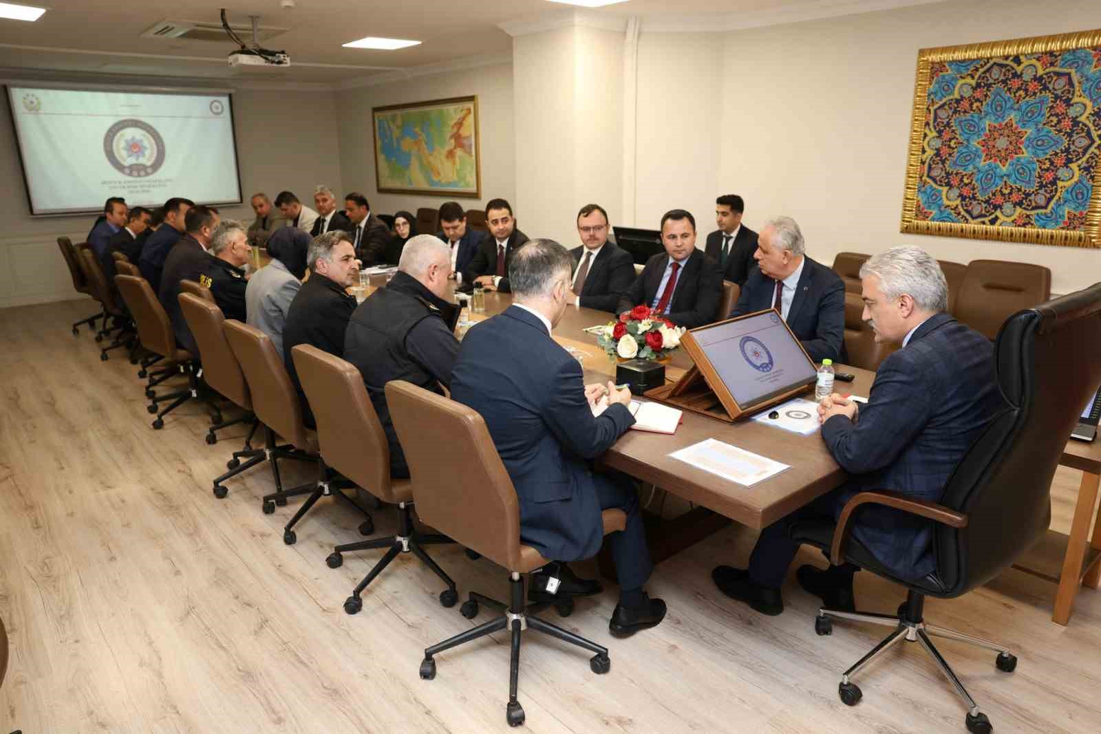 D&uuml;zce&rsquo;de eğitim ve g&uuml;venlik zirvesi
