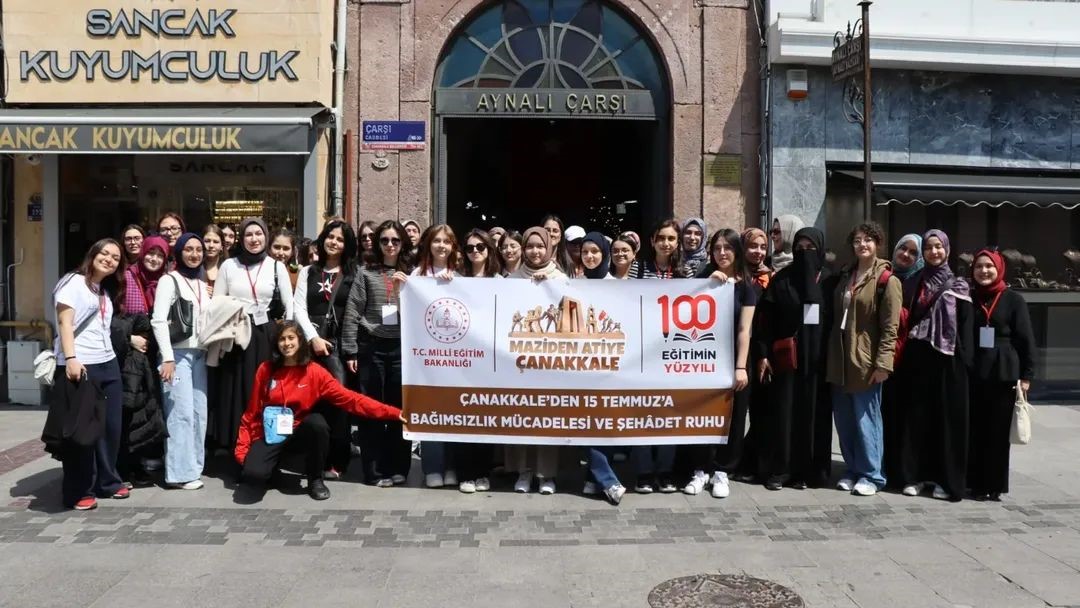 Gen&ccedil;ler ecdad mirasıyla &Ccedil;anakkale&rsquo;de buluşuyor
