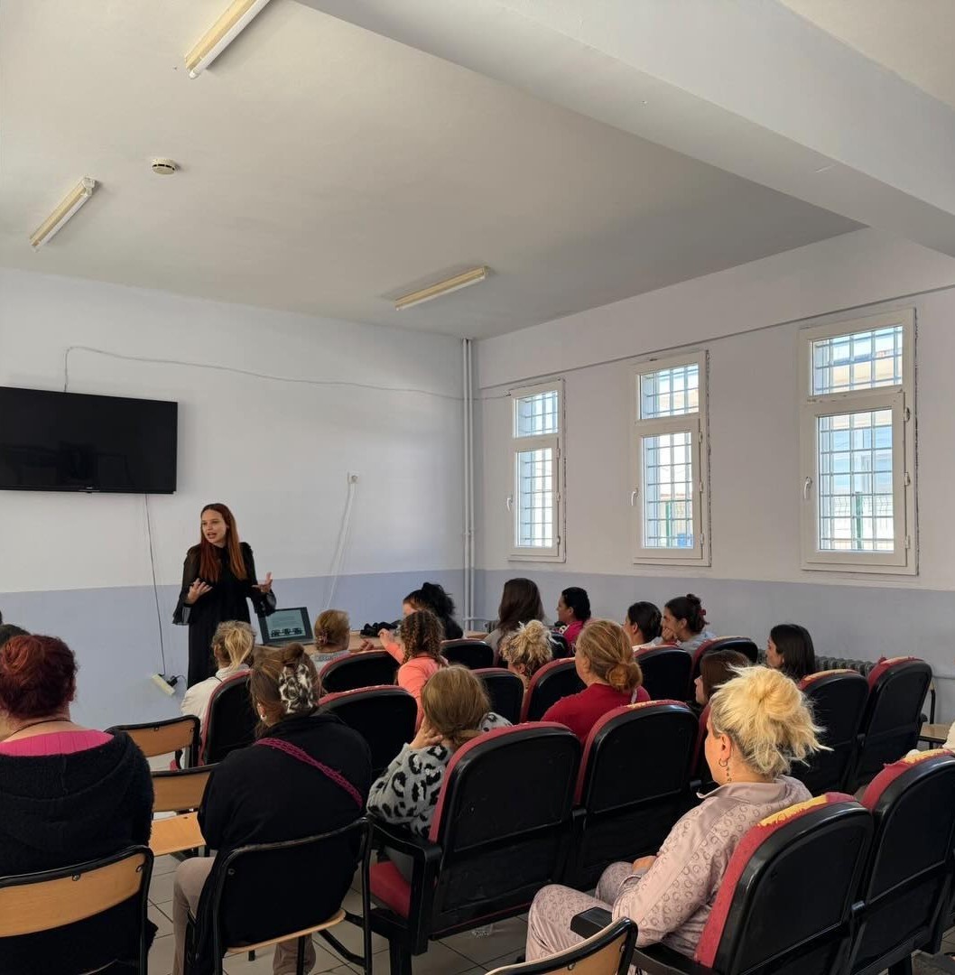 Adana&rsquo;da h&uuml;k&uuml;ml&uuml;lere y&ouml;nelik aile ve bağımlılık eğitimi
