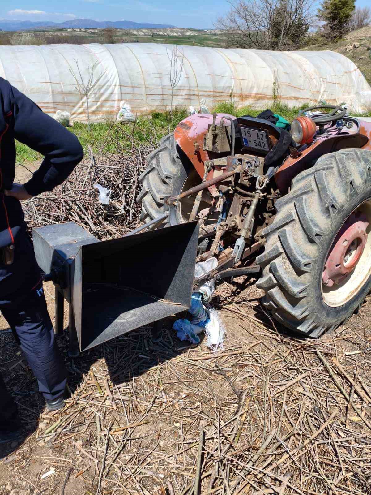 Trakt&ouml;r&uuml;n şaftına ayağı sıkışan kadın yaralandı
