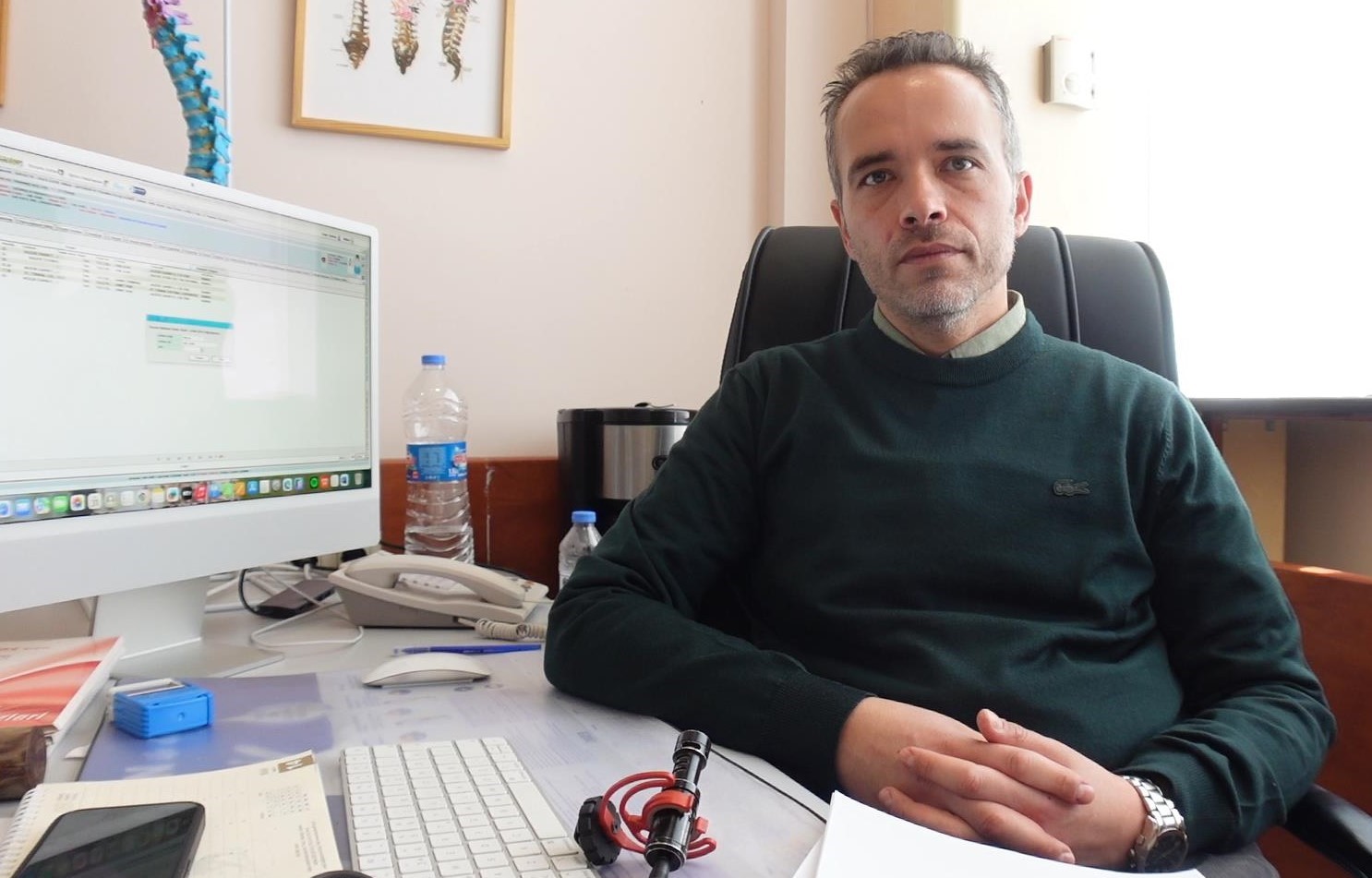 Do&ccedil;. Dr. Anıl Agar&rsquo;dan kamburluk uyarısı
