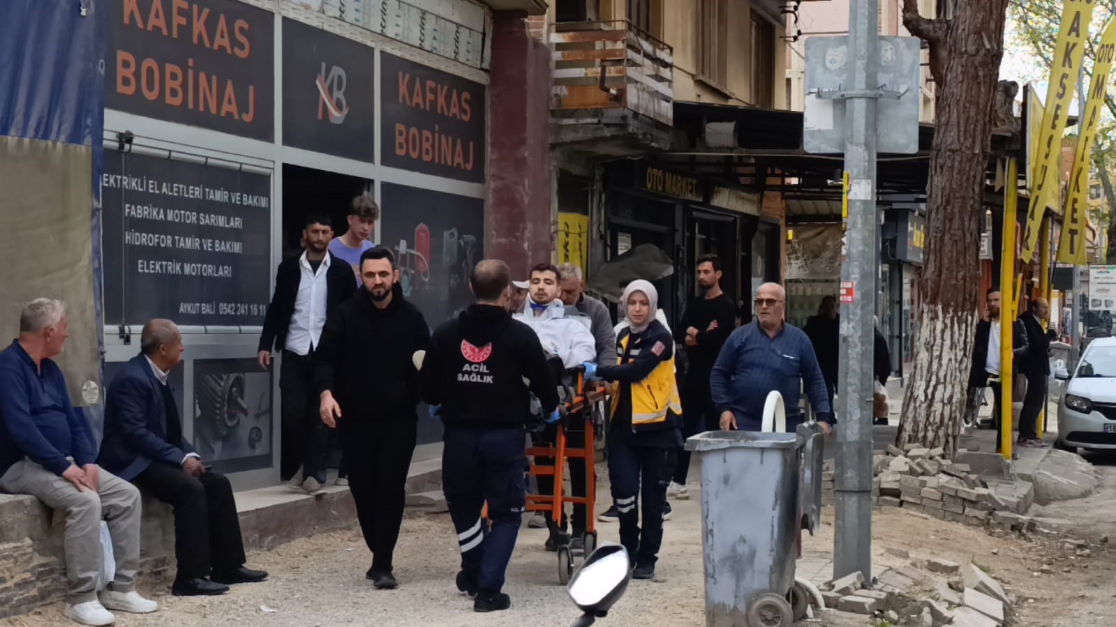 Bursa&rsquo;da yola aniden &ccedil;ıkan ara&ccedil; kazaya yol a&ccedil;tı: 1 yaralı
