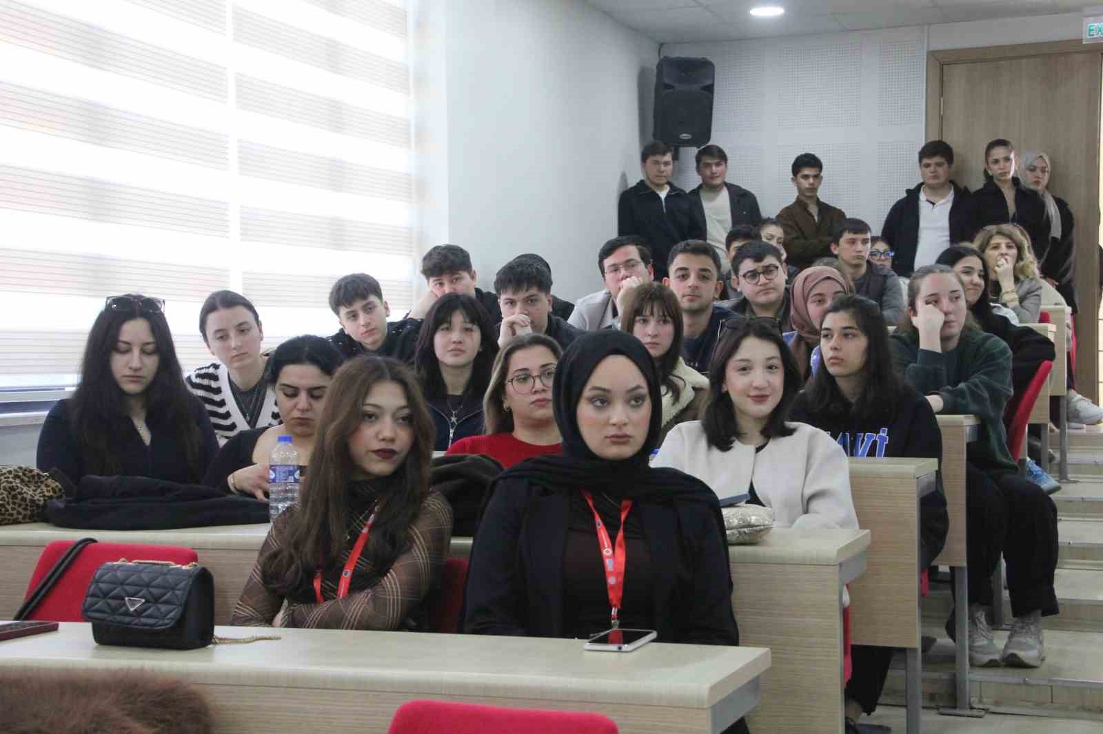 Cumhurbaşkanı Başdanışmanı Saral: "Bir&ccedil;ok alanda dezenformasyonla karşı karşıyayız"
