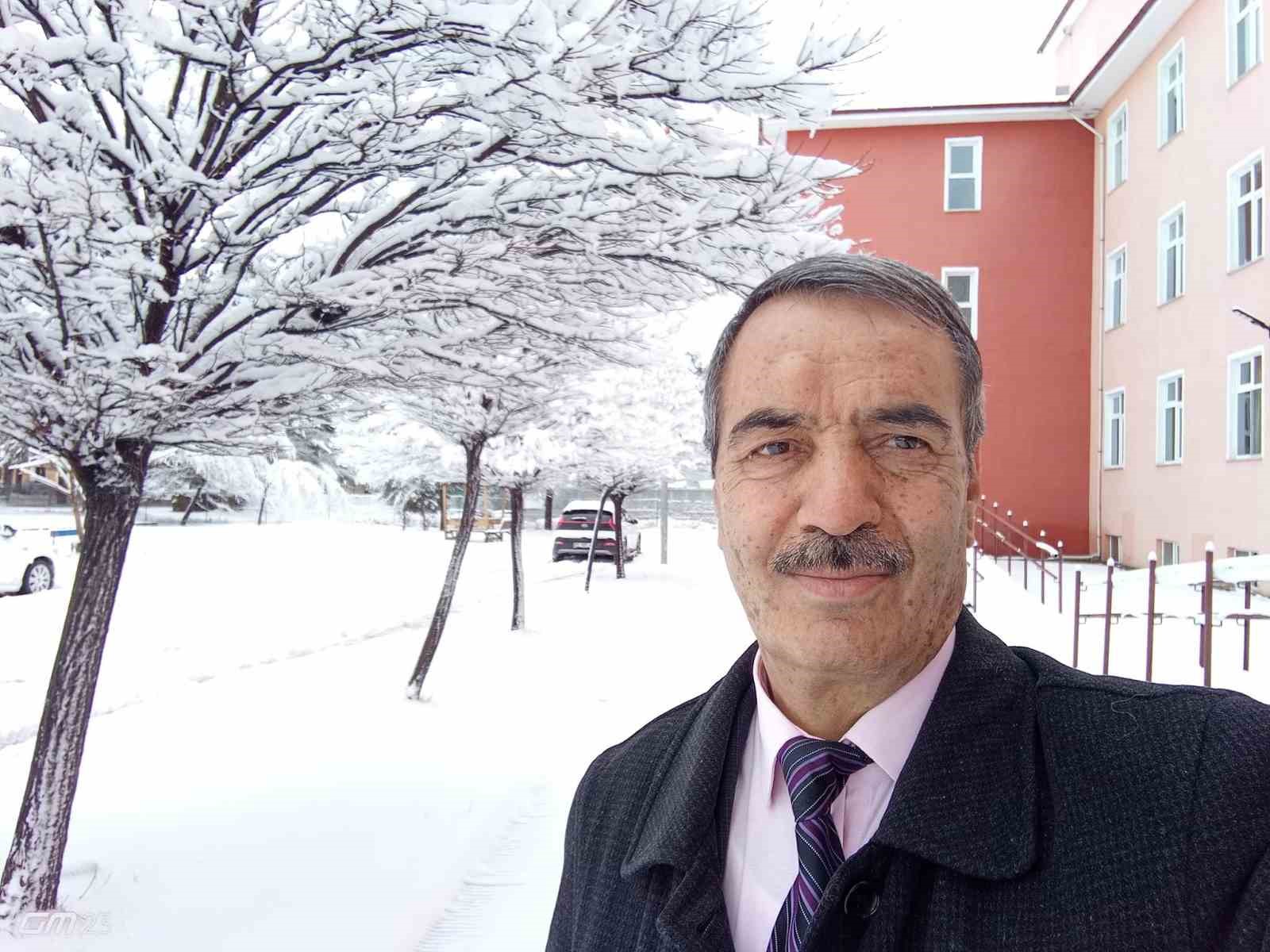 Erzincan&rsquo;da okul m&uuml;d&uuml;r&uuml; son yolculuğuna uğurlandı
