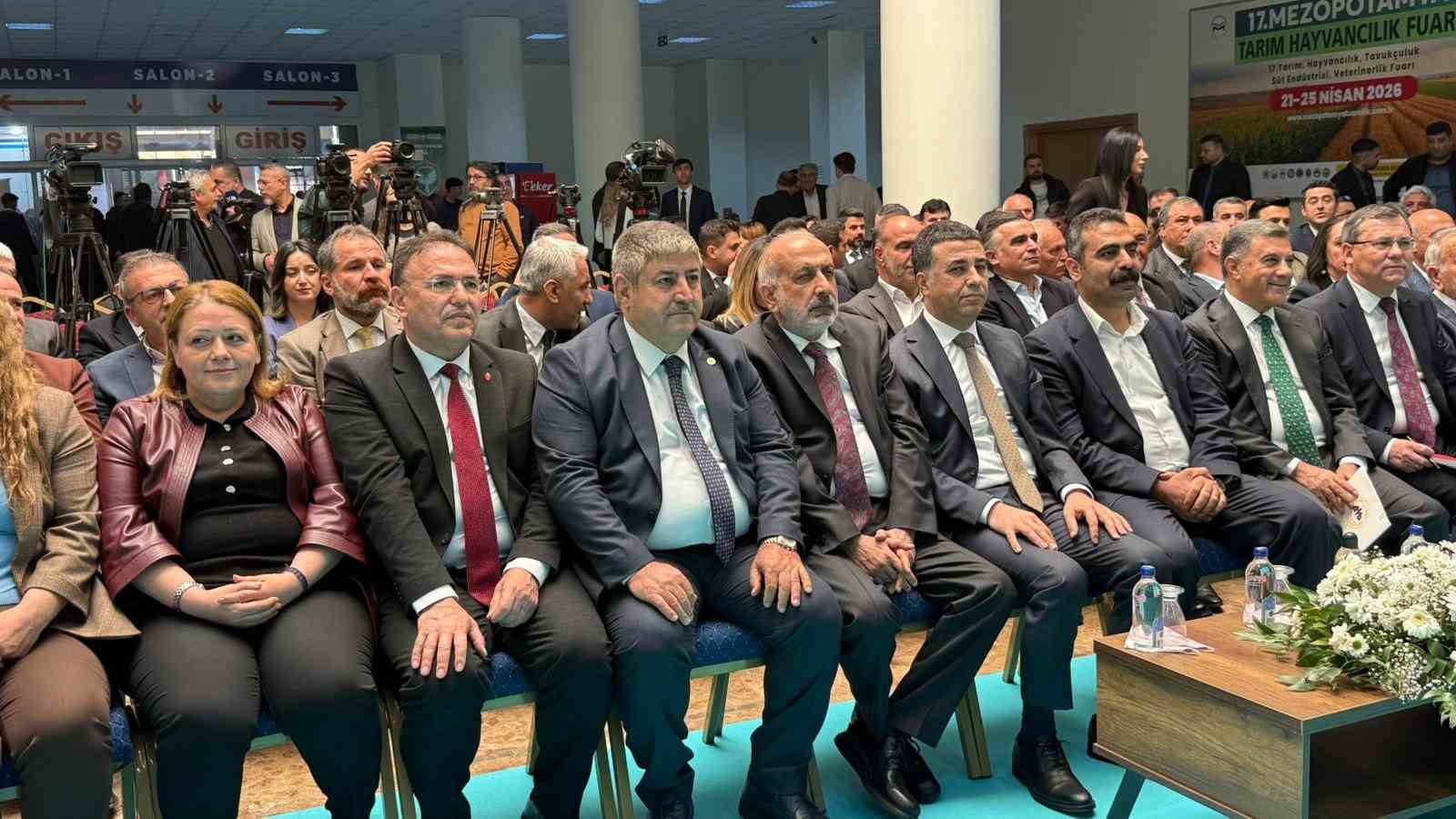 Diyarbakır&rsquo;da "17. Tarım, Hayvancılık, Tavuk&ccedil;uluk, S&uuml;t End&uuml;strisi ve Veterinerlik Fuarı" a&ccedil;ıldı
