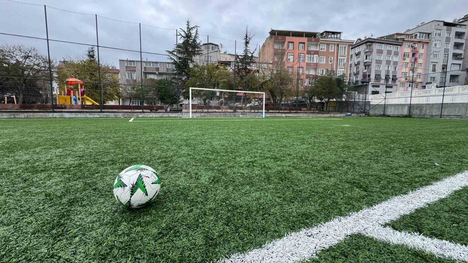 Kağıthane&rsquo;de gen&ccedil;ler i&ccedil;in k&uuml;lt&uuml;rel ve sportif faaliyet programları s&uuml;rd&uuml;r&uuml;l&uuml;yor
