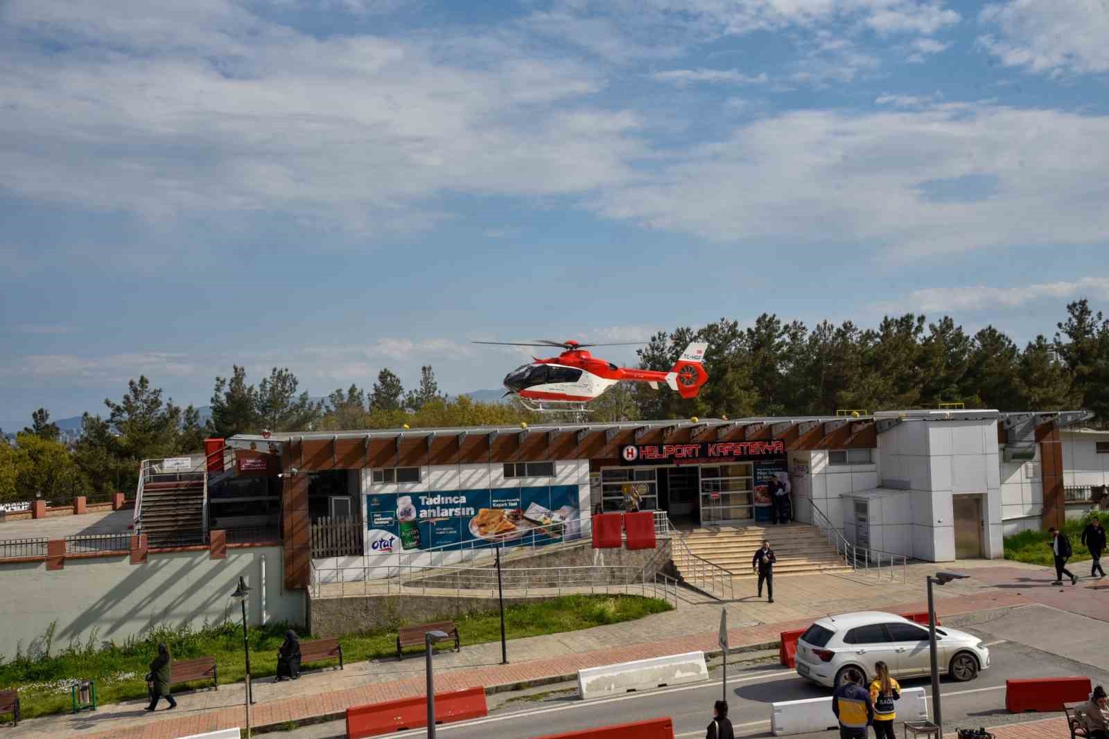 Baygın haldeki gen&ccedil; kızın yardımına ambulans helikopter yetişti
