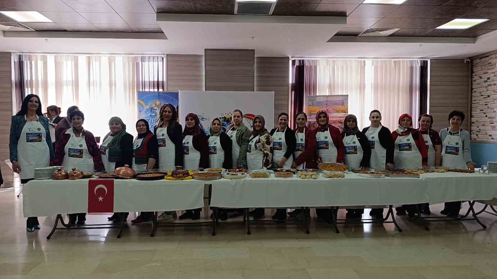 Tekirdağ&rsquo;da 32 &ccedil;eşit y&ouml;resel tatlı yarıştı: Tekirdağ&rsquo;ın coğrafi işaretli Hayrabolu tatlısı 1. oldu
