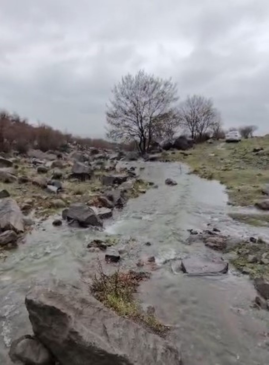 Karapınar&rsquo;da kuruyan dereler akmaya başladı
