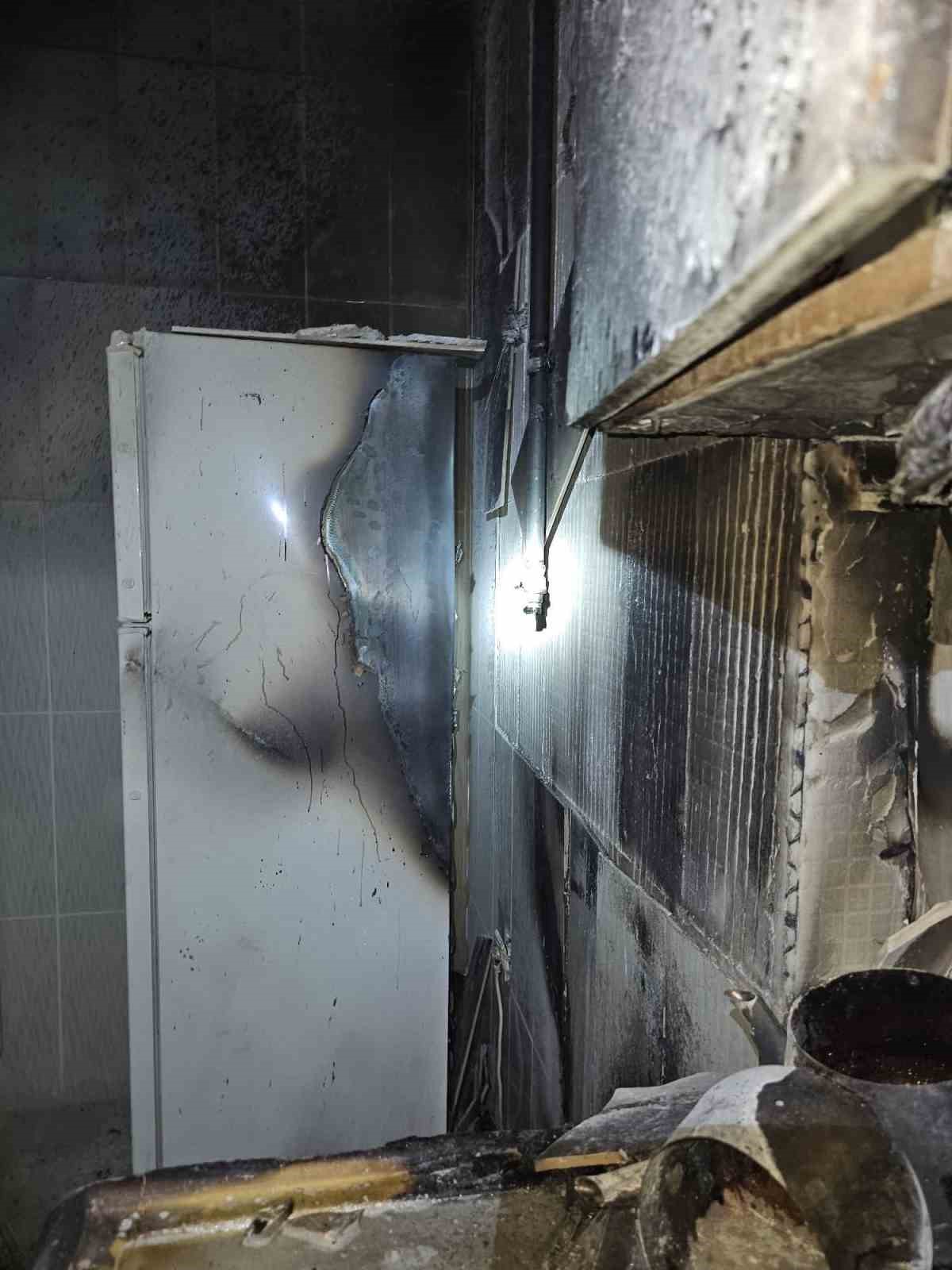 Kovancılar&rsquo;da korkutan yangın
