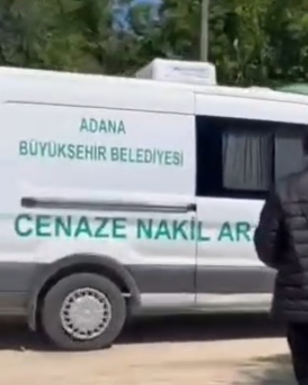 S&uuml;r&uuml;c&uuml;n&uuml;n firar ettiği kazada hayatını kaybeden Zehra, son yolculuğuna uğurlandı
