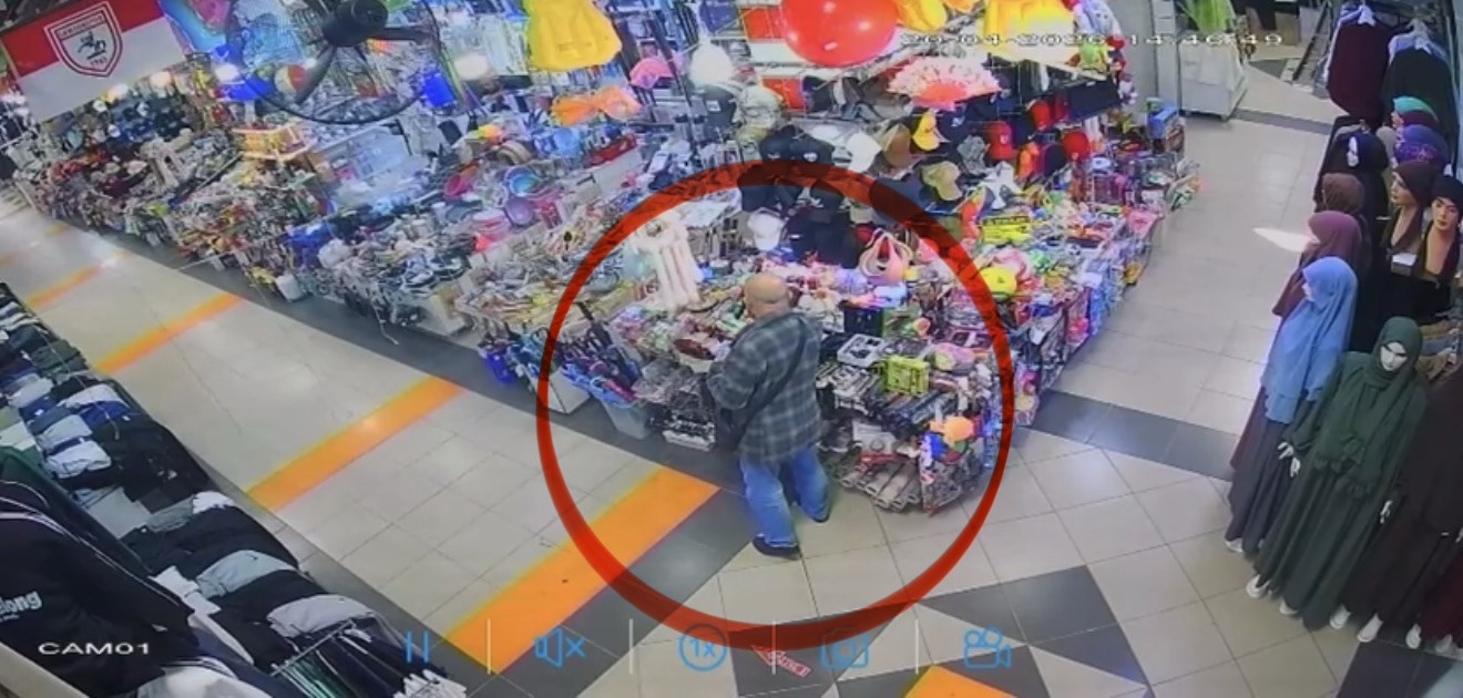 İş yeri sahibinden güvenlik kamerasına yakalanan hırsıza çağrı: "Çaldığın radyonun parasını getir"