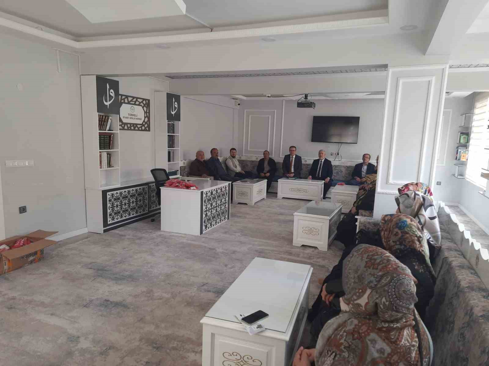 Türkeli’de hac semineri