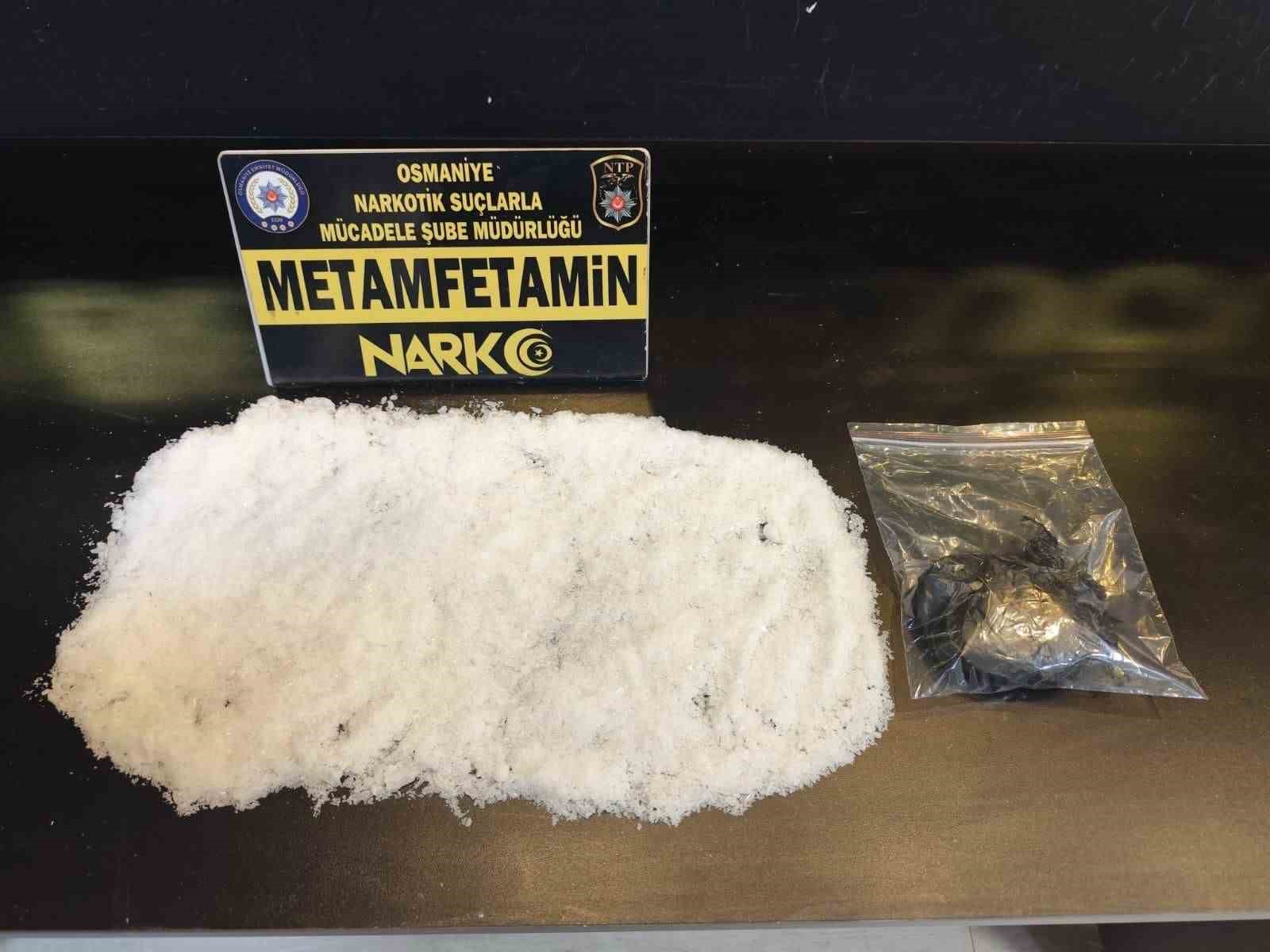 Osmaniye’de 3 araçta uyuşturucu operasyonu: 5 tutuklama