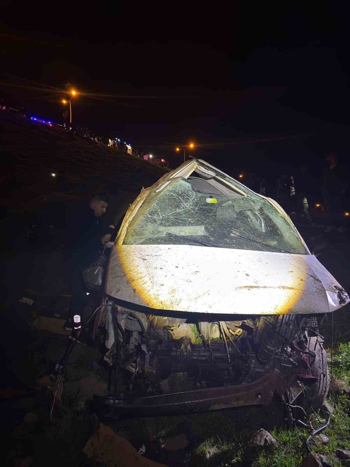 Cizre&rsquo;de kamyonet şarampole u&ccedil;tu: 1 ağır yaralı
