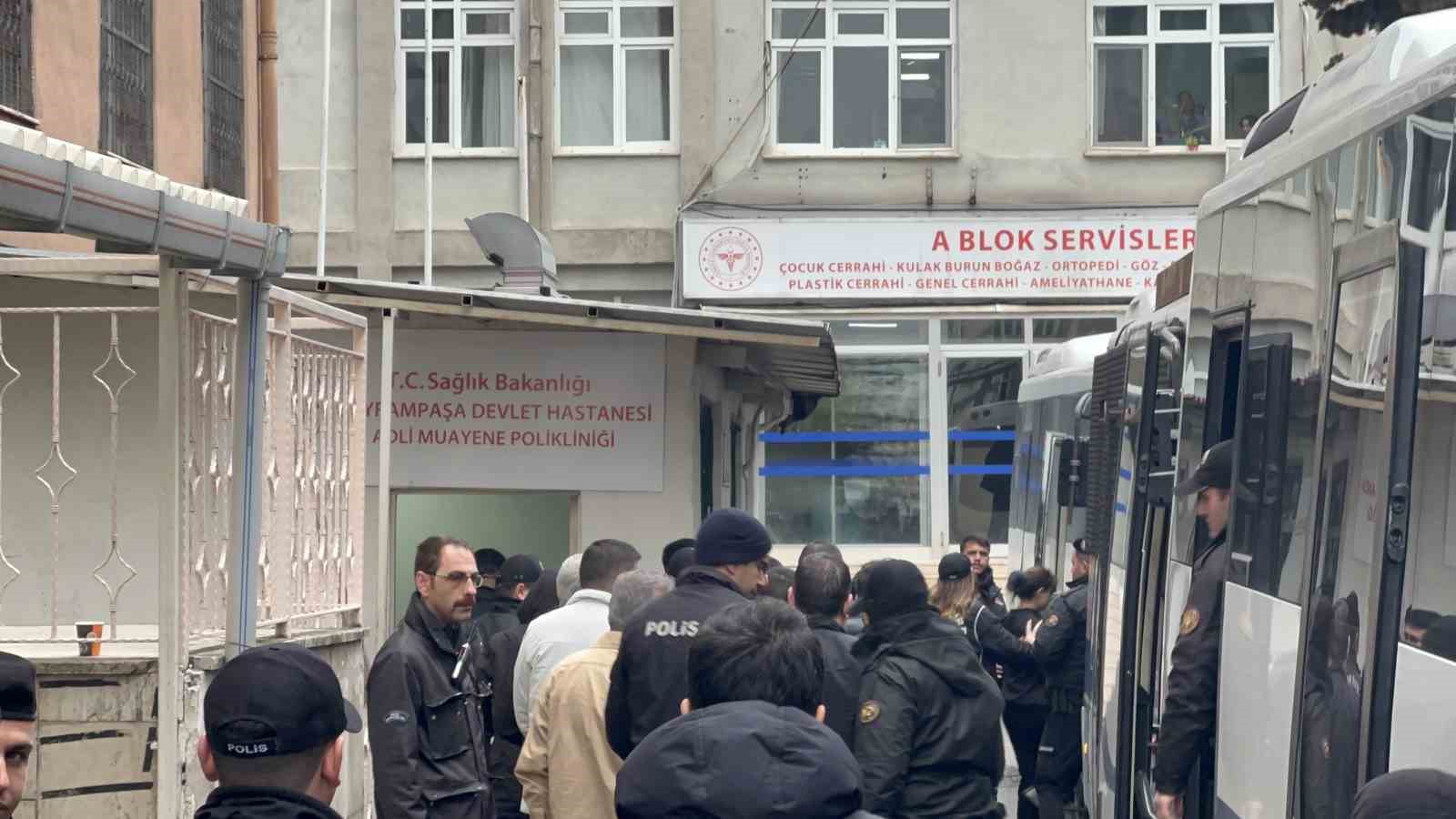 Uşak Belediyesine y&ouml;nelik operasyonda g&ouml;zaltına alınan ş&uuml;pheliler adliyeye sevk edildi
