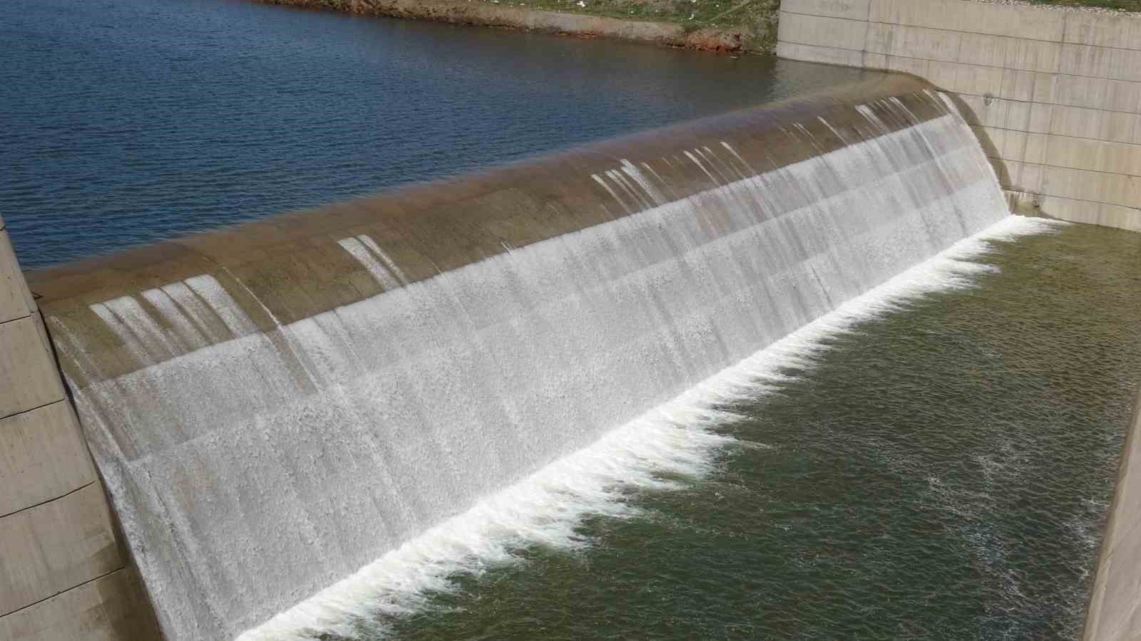 Malatya&rsquo;da barajlar doldu, kapaklar a&ccedil;ıldı
