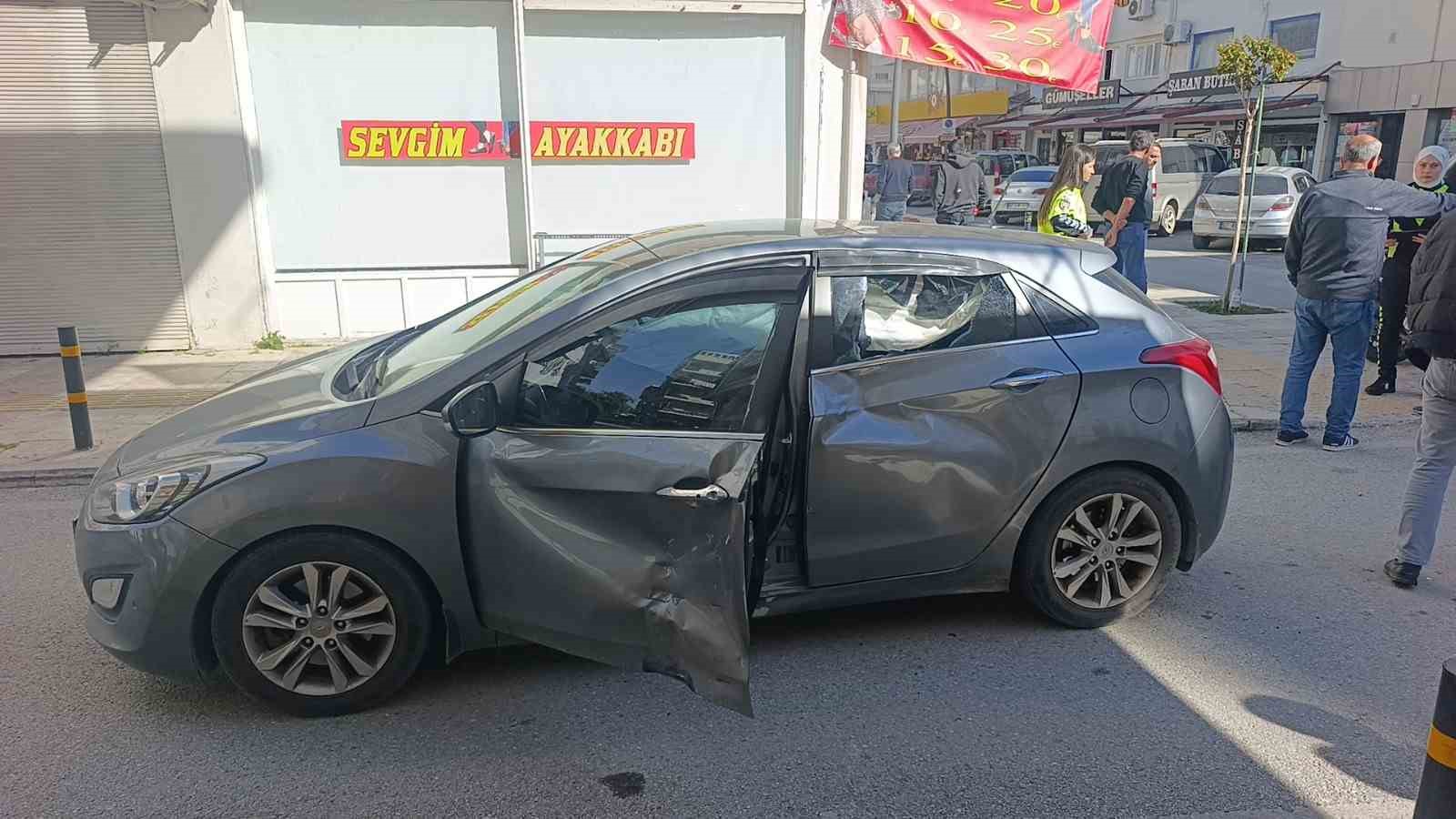 Başında olması gereken kask motosiklette olunca &ouml;l&uuml;mden d&ouml;nd&uuml;
