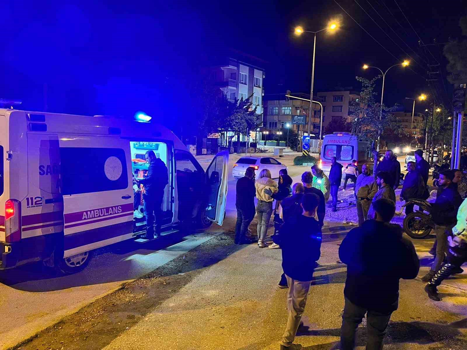 Hatay’da otomobille motosiklet çarpıştı: 3 yaralı