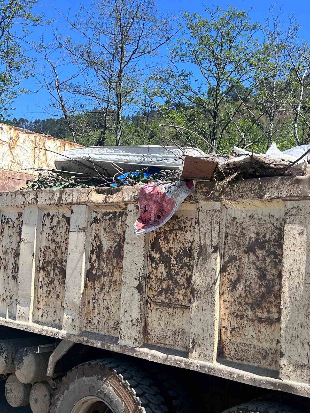 Rize&rsquo;de a&ccedil;ık alana &ccedil;&ouml;p d&ouml;ken Fındıklı Belediyesine 2.3 milyon lira ceza
