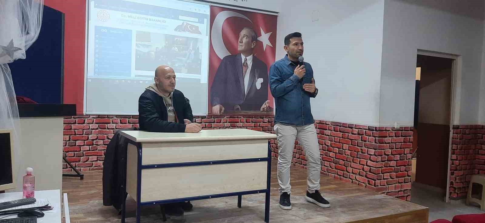 "Adım Adım Hedefime" projesi: Ortaokul &ouml;ğrencilerine denizcilik lisesi tanıtıldı
