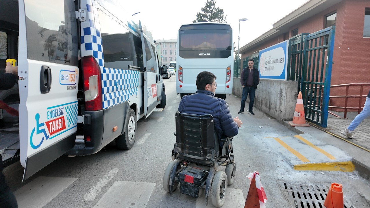 Hayallere giden yolda Engelsiz Taksi k&ouml;pr&uuml; oldu
