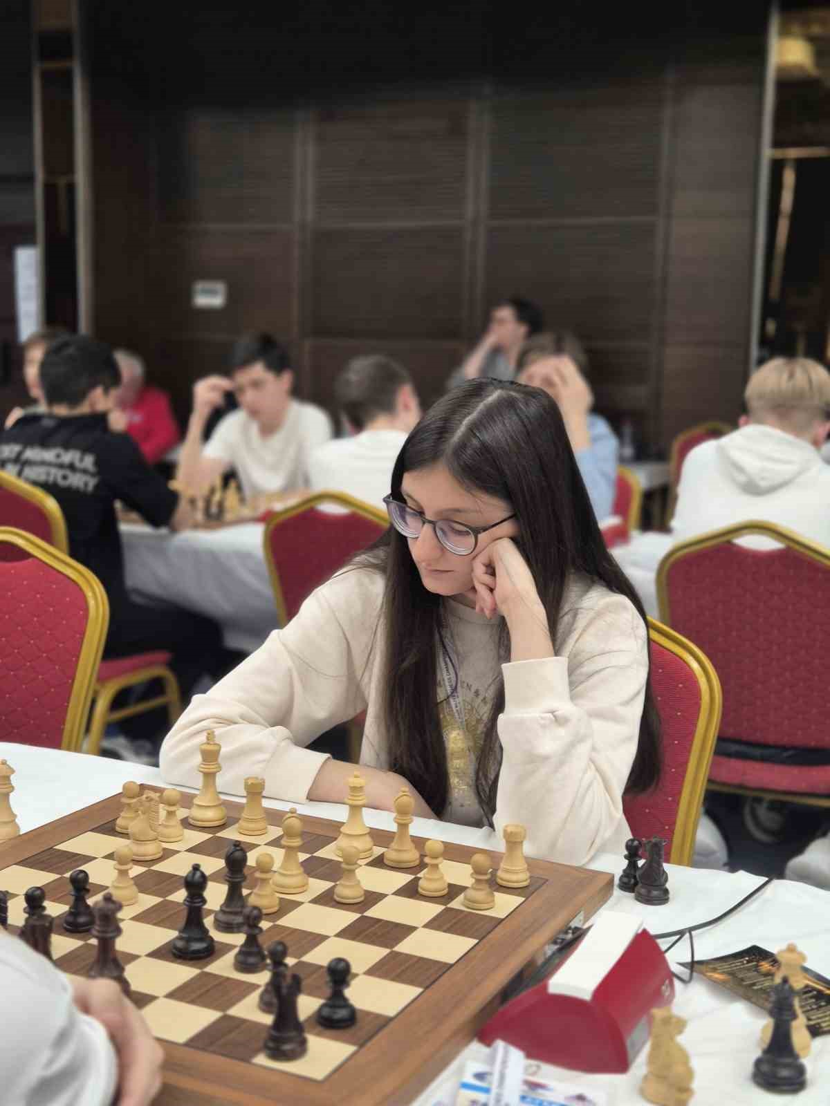 Bursa B&uuml;y&uuml;kşehir Belediyesporlu Arya Aydoğan d&uuml;nya d&ouml;rd&uuml;nc&uuml;s&uuml;
