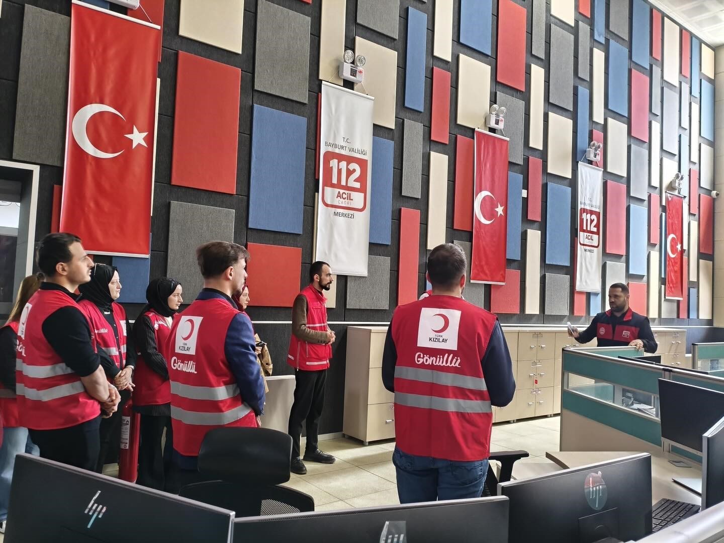 Kızılay g&ouml;n&uuml;ll&uuml;lerine acil &ccedil;ağrı y&ouml;netimi anlatıldı
