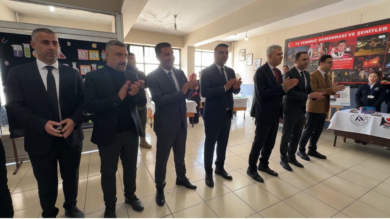 Y&uuml;ksekova&rsquo;da &ouml;ğrencilerin bilimsel &ccedil;alışmaları g&ouml;r&uuml;c&uuml;ye &ccedil;ıktı
