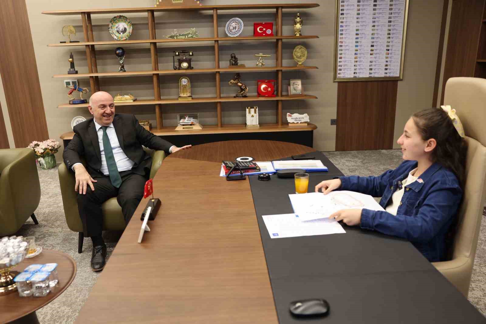 Darıca&rsquo;da makam koltuğu geleceğin başkanlarına devredildi
