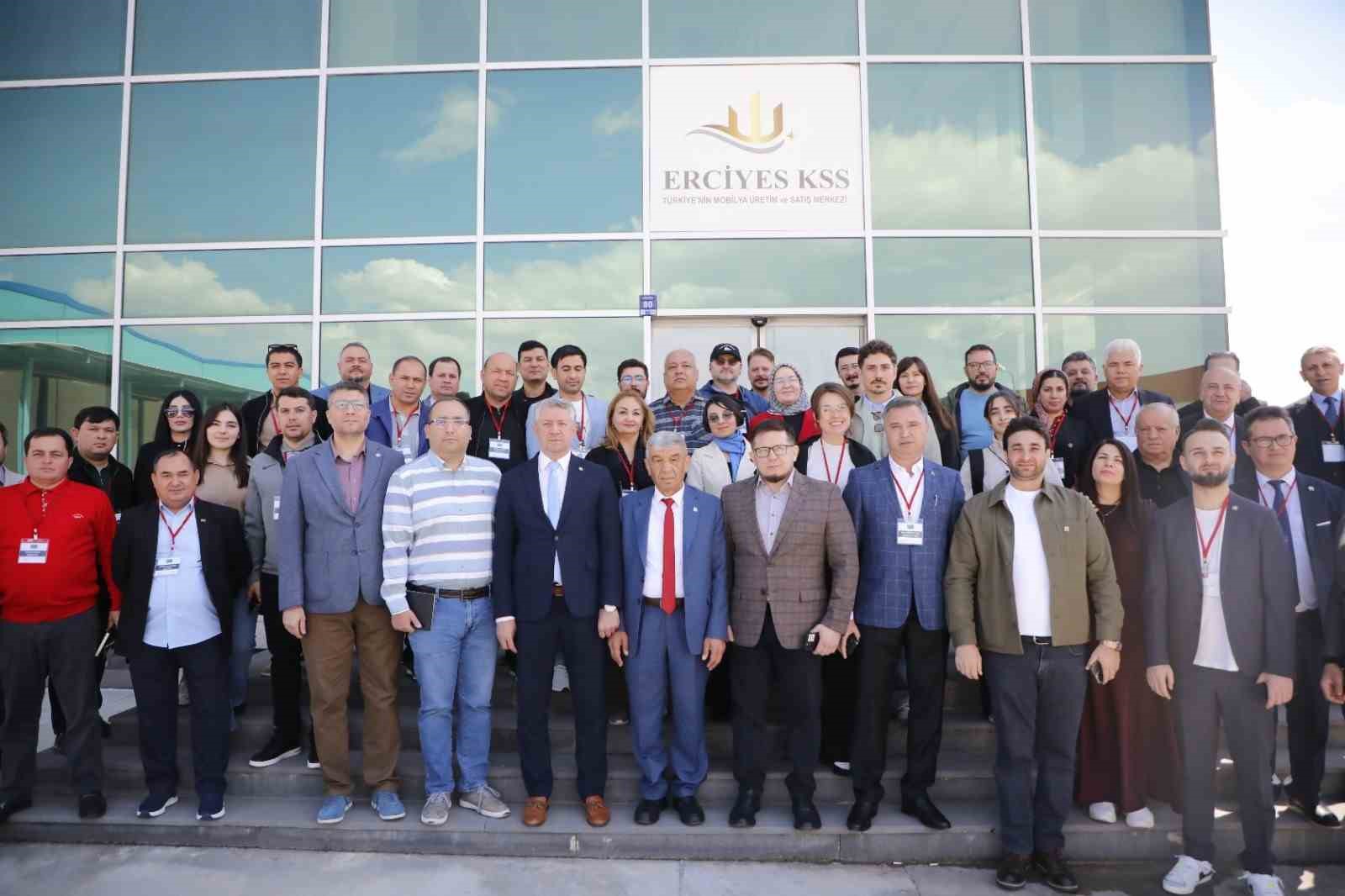 KUMSMALL&rsquo;da uluslararası ticaret r&uuml;zgarı
