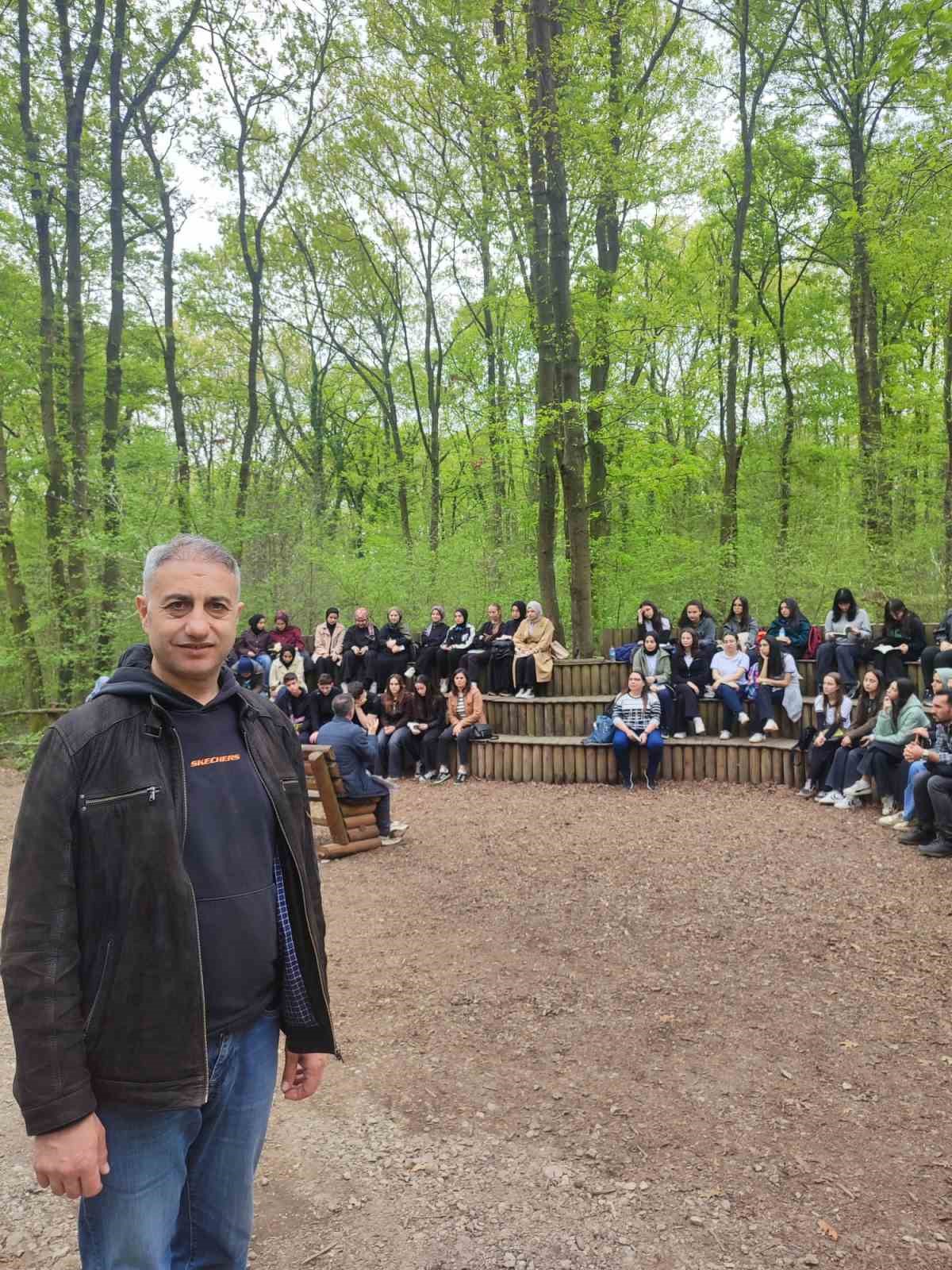 Kitap ve doğa buluşması Ormanya&rsquo;da ger&ccedil;ekleştirildi
